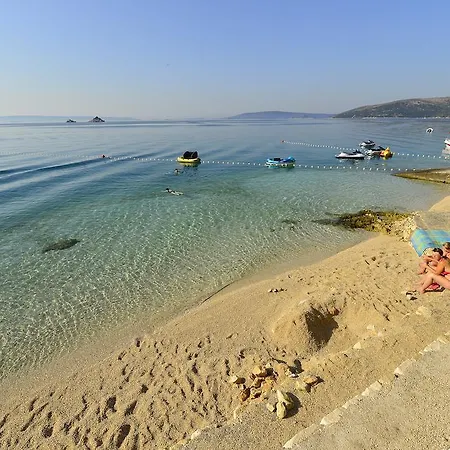 Mobile Homes Danijela In Amadria Park Trogir セゲット・ヴラニツァ