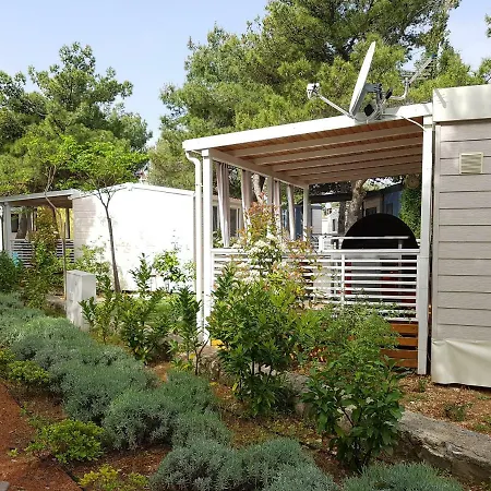Mobile Homes Danijela In Amadria Park Trogir セゲット・ヴラニツァ